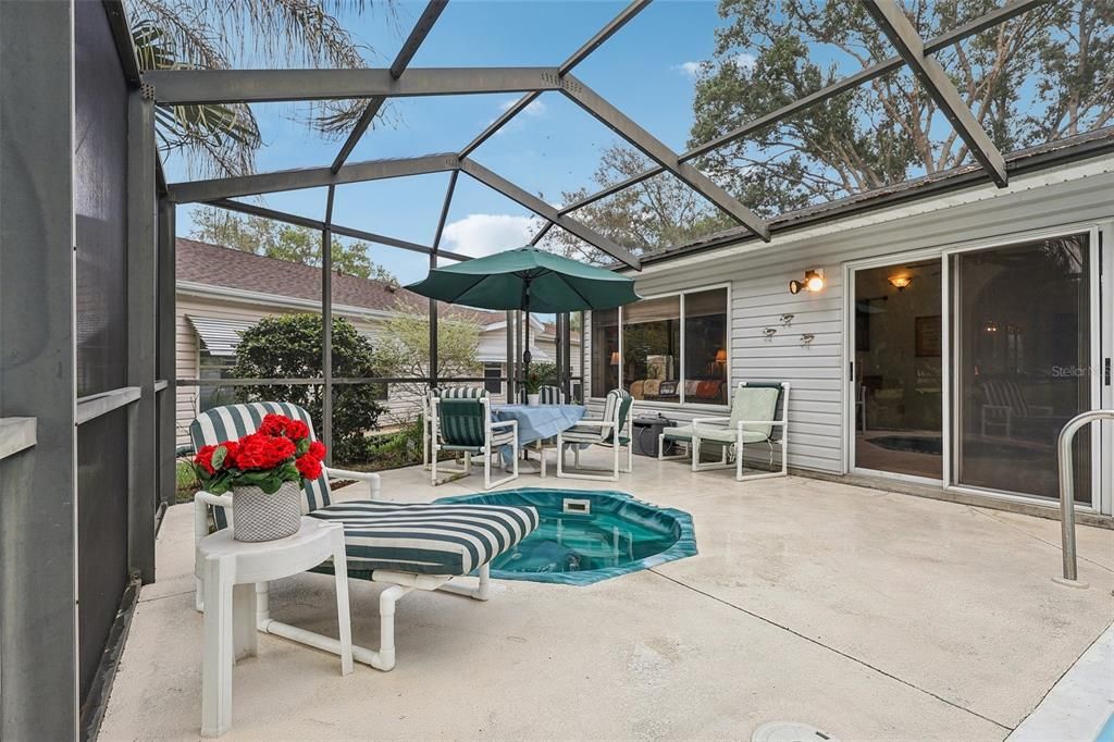 Active With Contract: $240,000 (2 beds, 2 baths, 1667 Square Feet)
