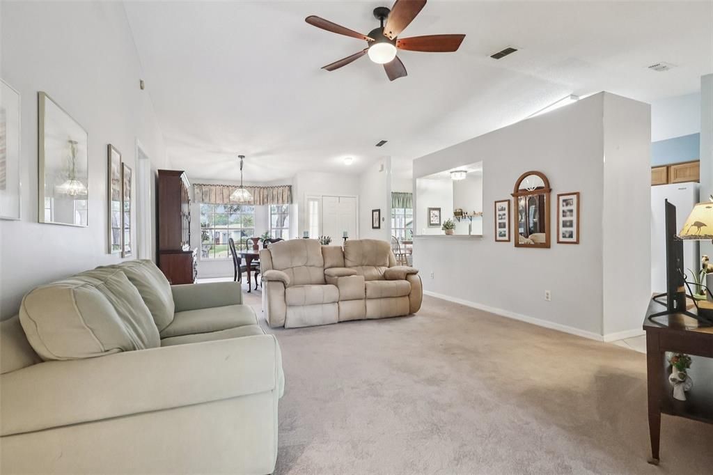 Active With Contract: $240,000 (2 beds, 2 baths, 1667 Square Feet)