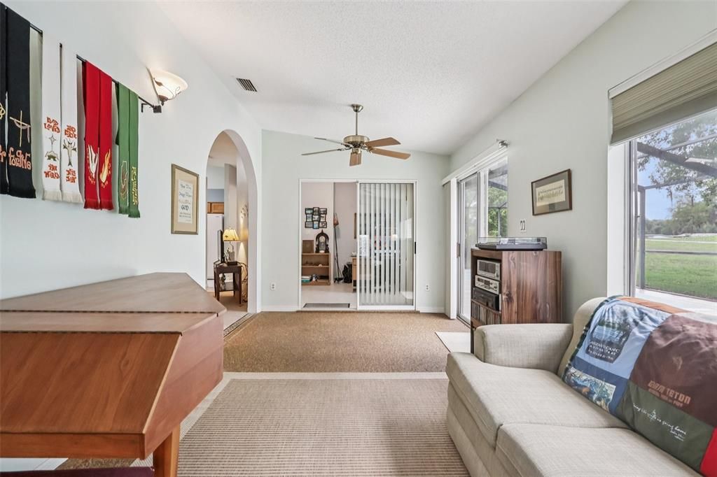 Active With Contract: $240,000 (2 beds, 2 baths, 1667 Square Feet)
