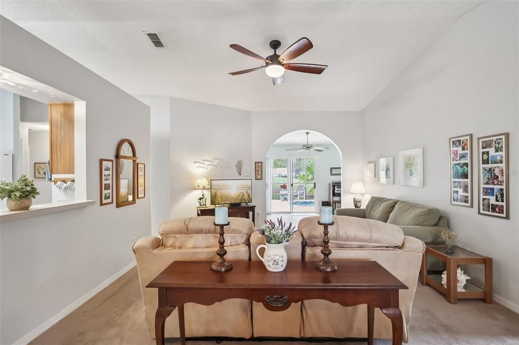Active With Contract: $240,000 (2 beds, 2 baths, 1667 Square Feet)