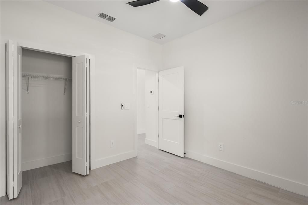 Под контрактом: $385,000 (3 спален, 2 ванн, 1629 Квадратных фут)
