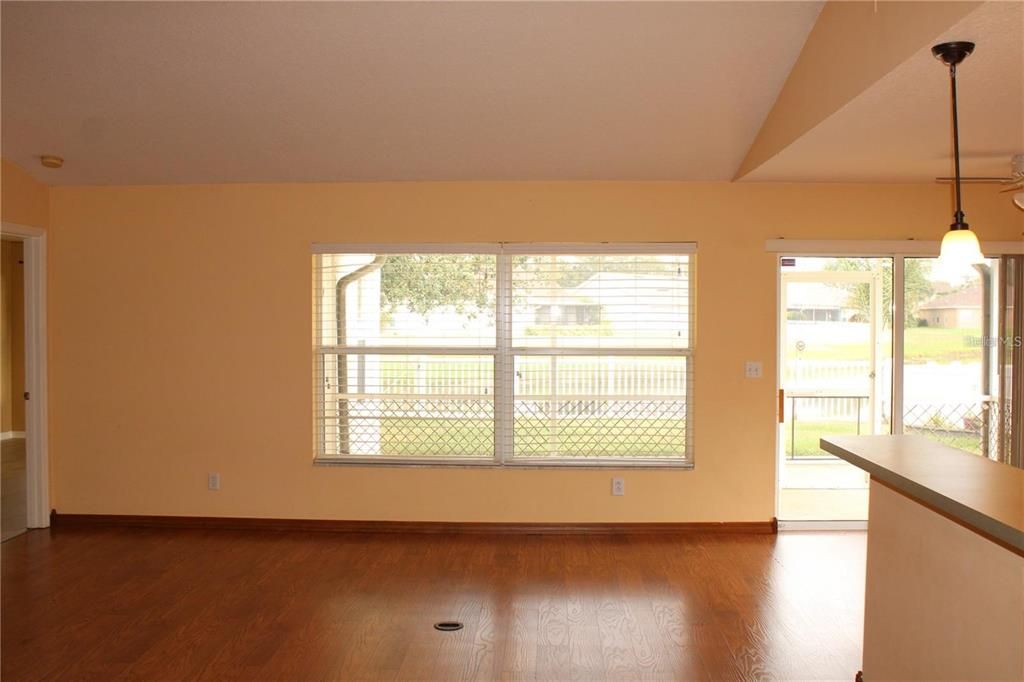 For Rent: $2,849 (3 beds, 2 baths, 2408 Square Feet)