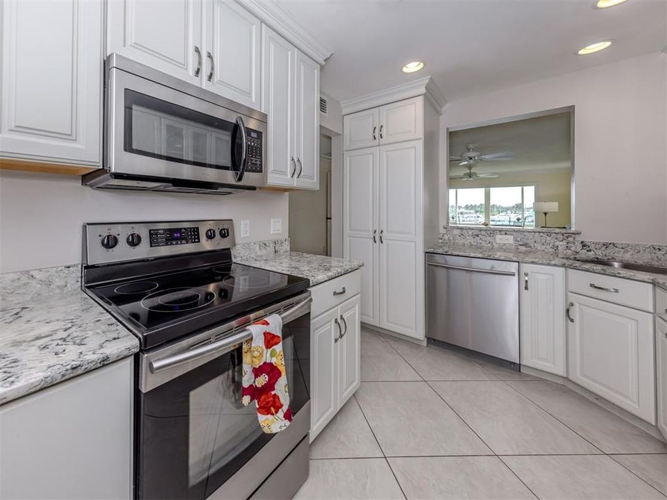 En Venta: $426,000 (2 camas, 2 baños, 1008 Pies cuadrados)