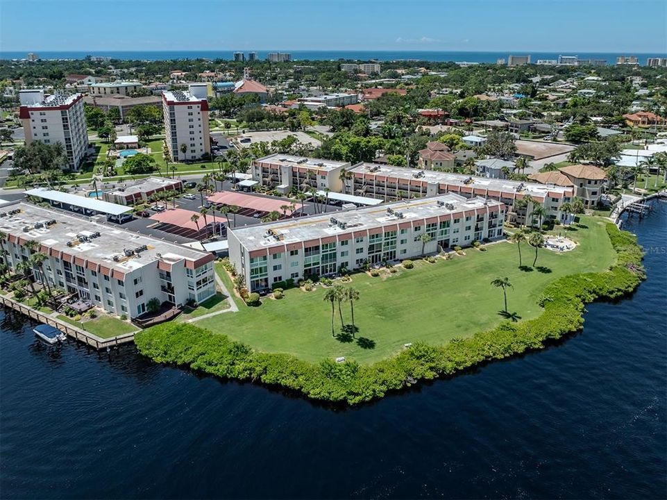 En Venta: $426,000 (2 camas, 2 baños, 1008 Pies cuadrados)