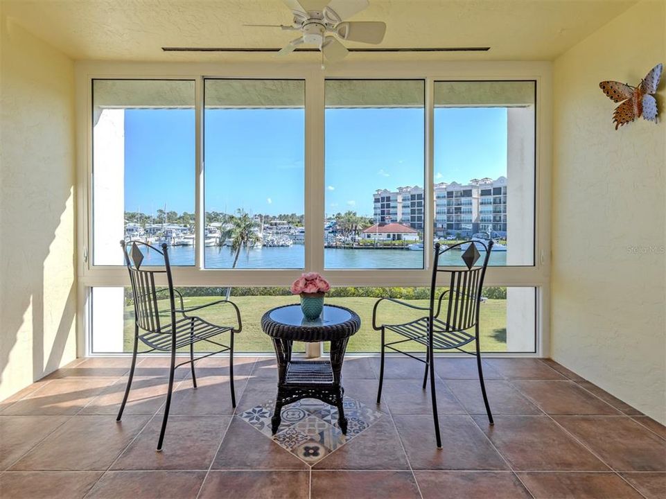 En Venta: $426,000 (2 camas, 2 baños, 1008 Pies cuadrados)