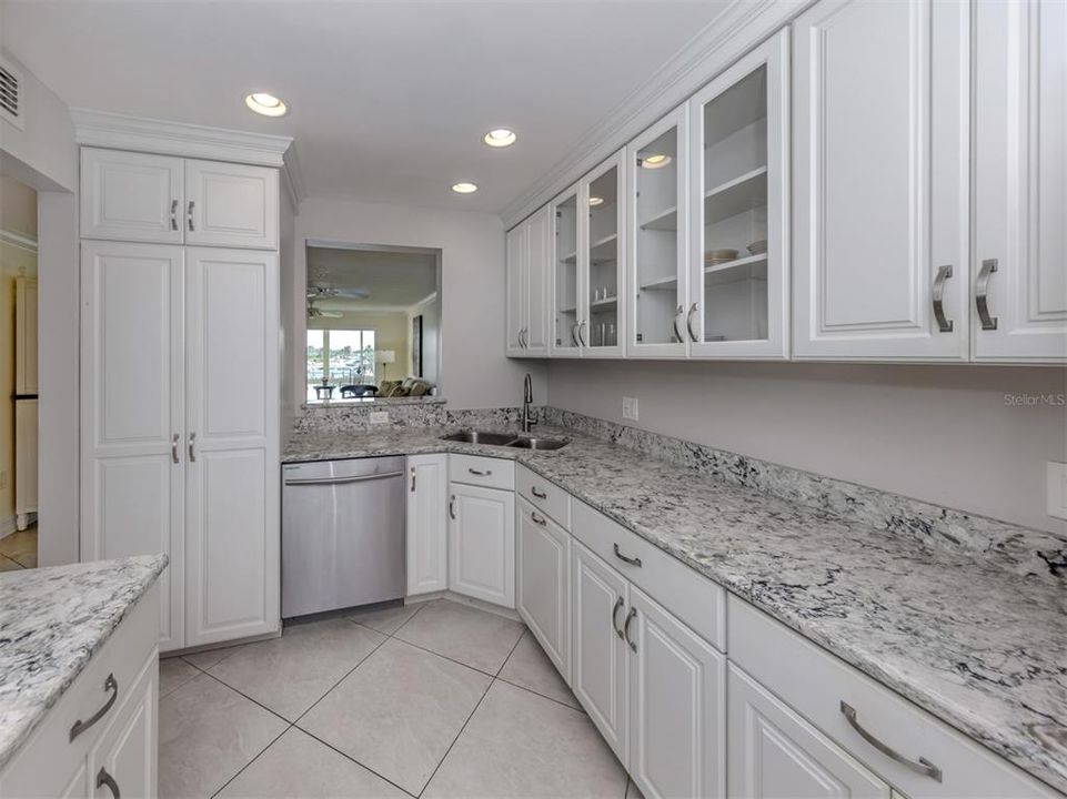 En Venta: $426,000 (2 camas, 2 baños, 1008 Pies cuadrados)