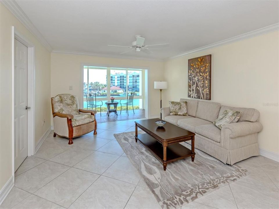 En Venta: $426,000 (2 camas, 2 baños, 1008 Pies cuadrados)