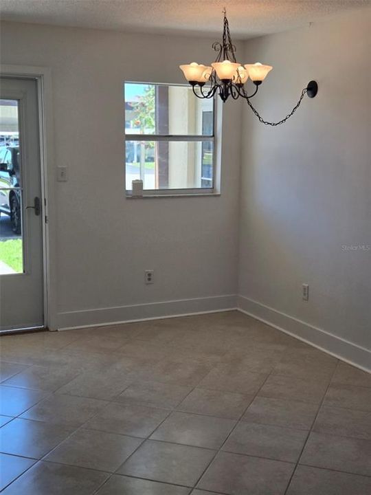 For Sale: $95,000 (1 beds, 1 baths, 708 Square Feet)