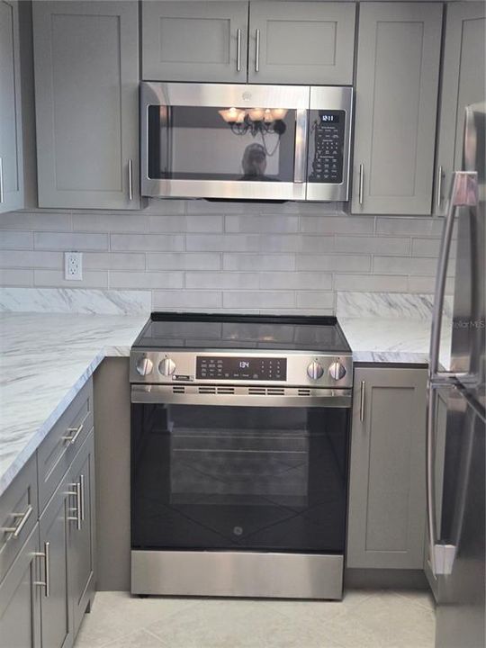 For Sale: $95,000 (1 beds, 1 baths, 708 Square Feet)