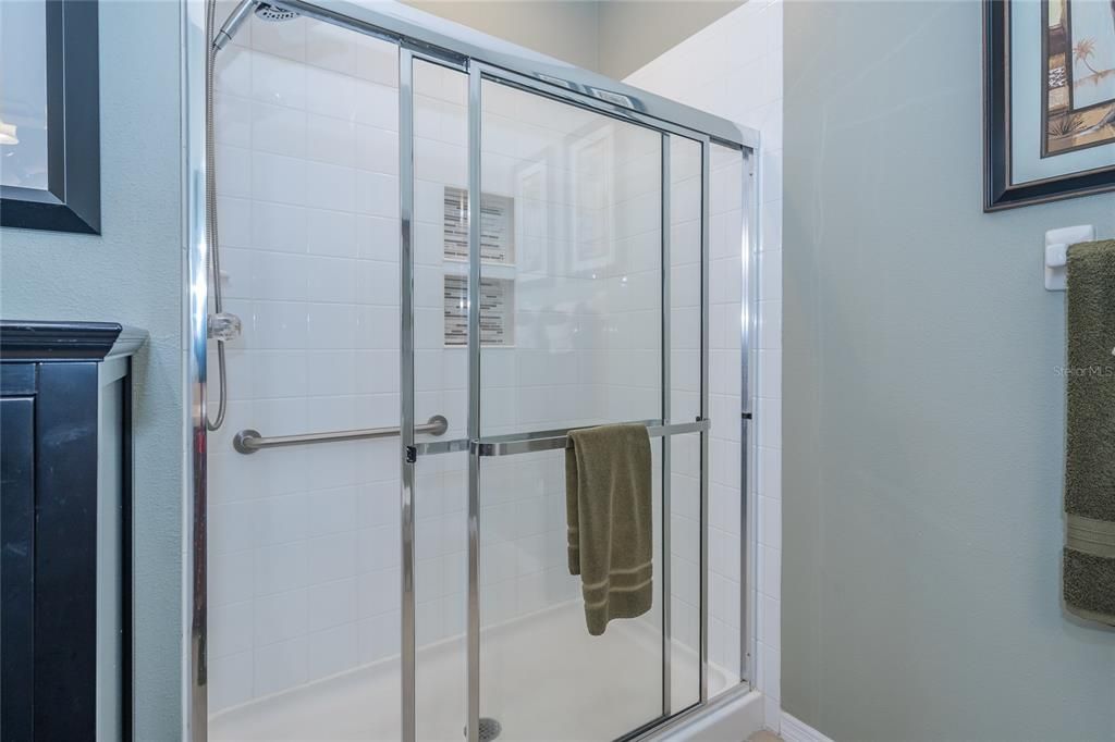 Activo con contrato: $329,000 (3 camas, 2 baños, 1598 Pies cuadrados)
