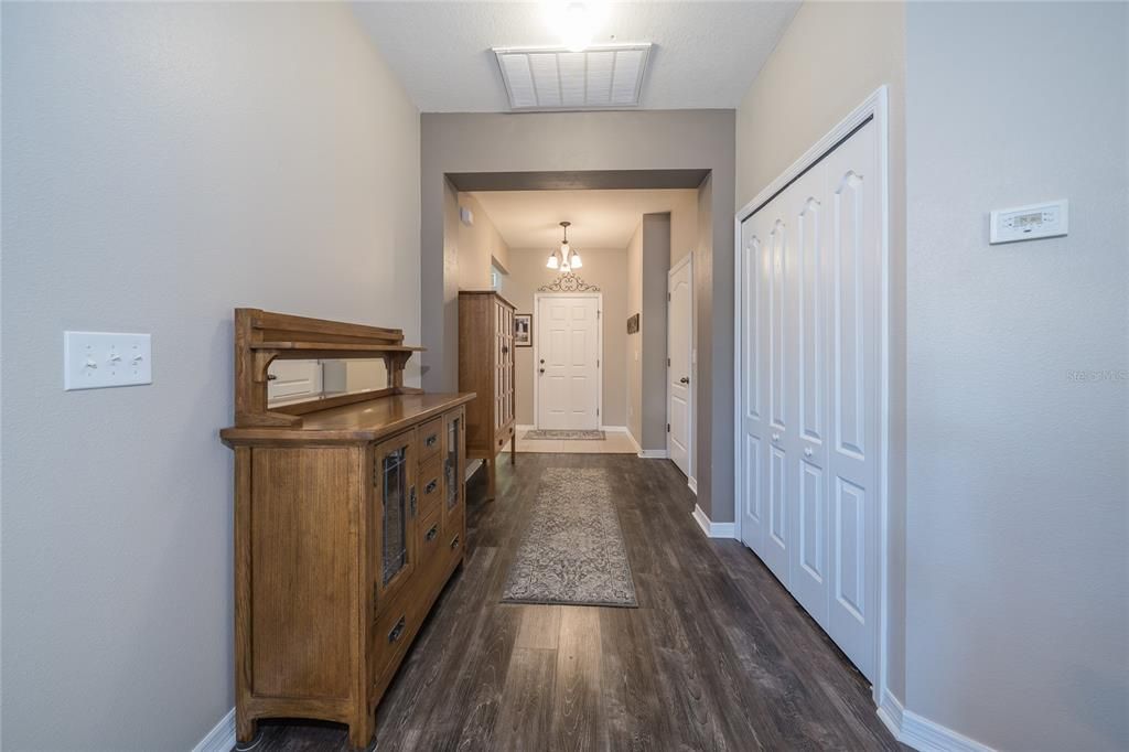 Activo con contrato: $329,000 (3 camas, 2 baños, 1598 Pies cuadrados)