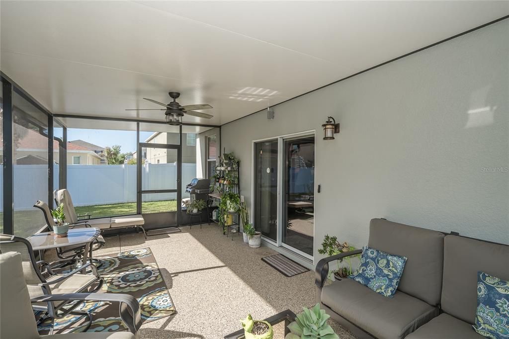 Activo con contrato: $329,000 (3 camas, 2 baños, 1598 Pies cuadrados)