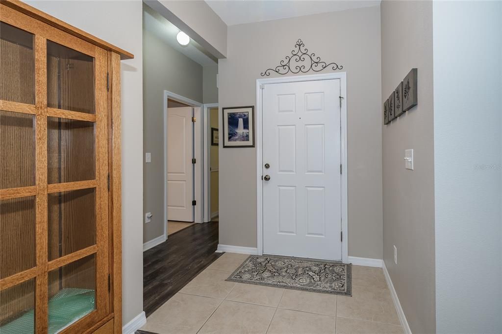 Activo con contrato: $329,000 (3 camas, 2 baños, 1598 Pies cuadrados)
