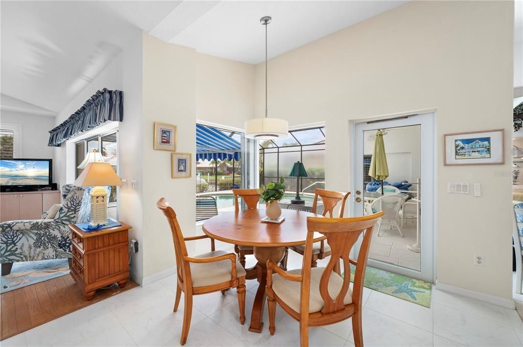 En Venta: $950,000 (3 camas, 3 baños, 2585 Pies cuadrados)