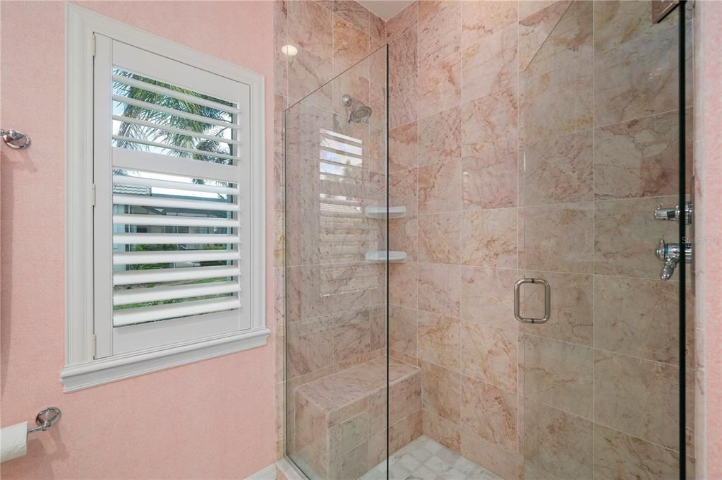 En Venta: $950,000 (3 camas, 3 baños, 2585 Pies cuadrados)
