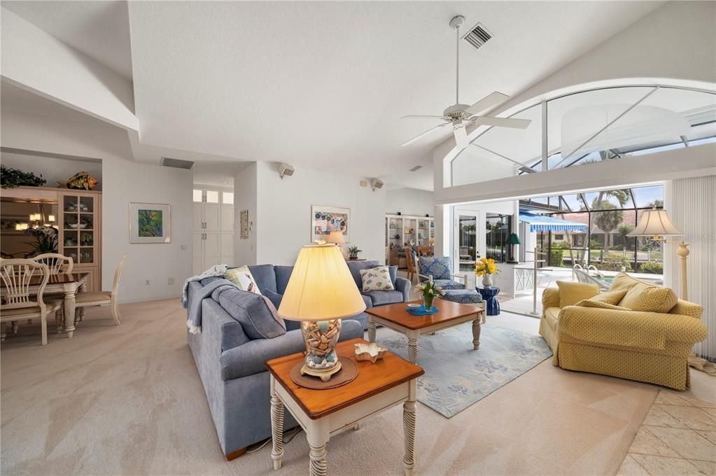 En Venta: $950,000 (3 camas, 3 baños, 2585 Pies cuadrados)