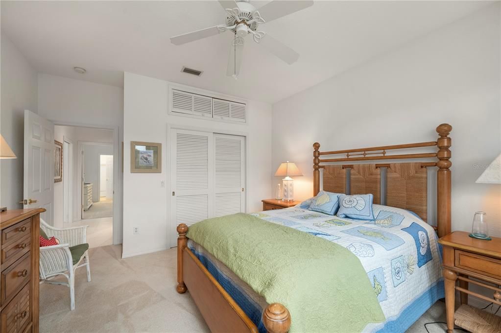 En Venta: $950,000 (3 camas, 3 baños, 2585 Pies cuadrados)