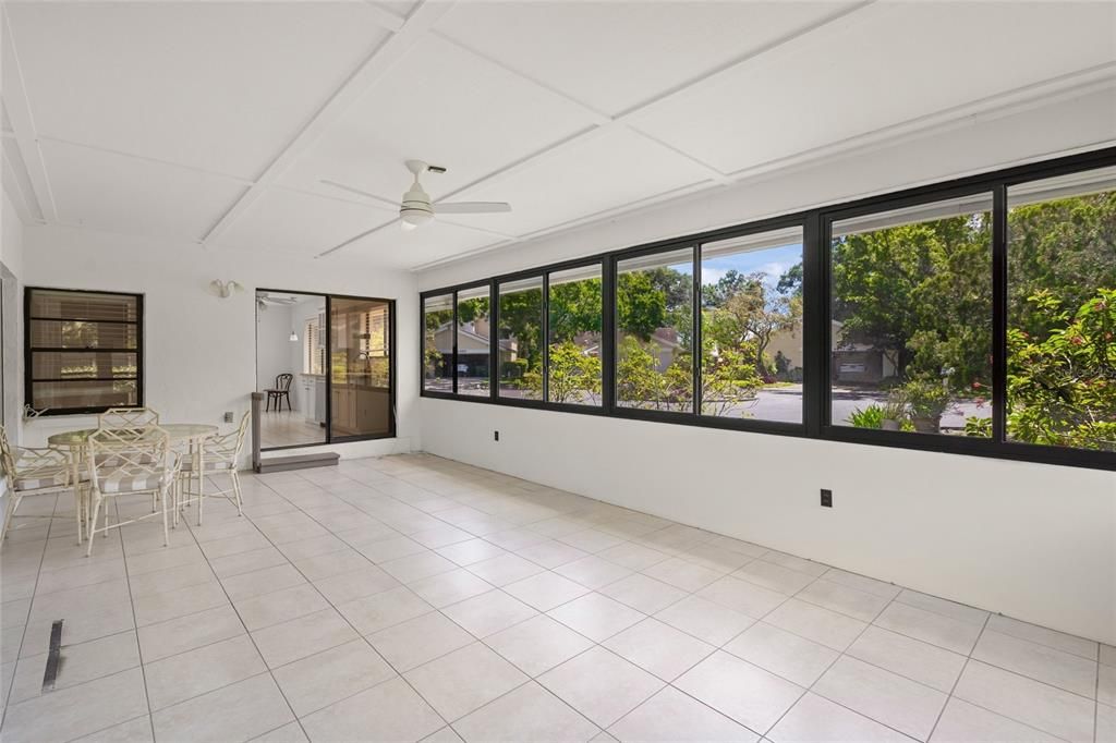 En Venta: $319,000 (3 camas, 2 baños, 2000 Pies cuadrados)