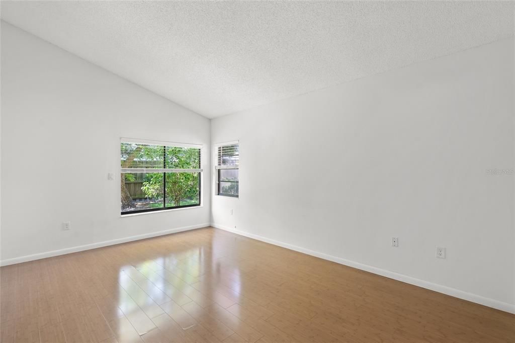 En Venta: $319,000 (3 camas, 2 baños, 2000 Pies cuadrados)