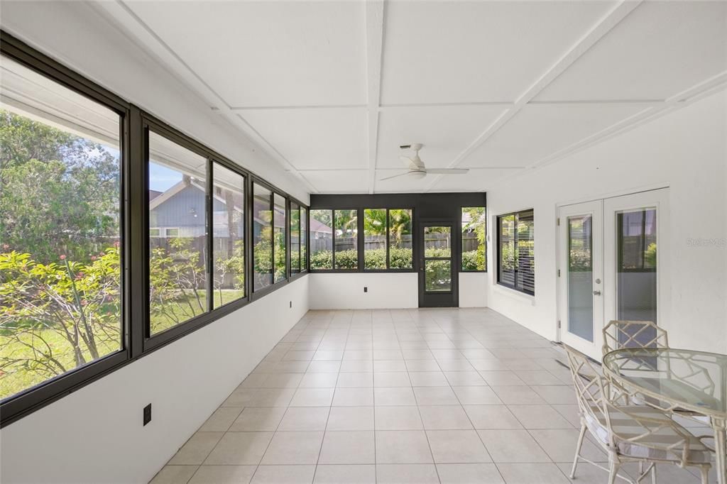 En Venta: $319,000 (3 camas, 2 baños, 2000 Pies cuadrados)