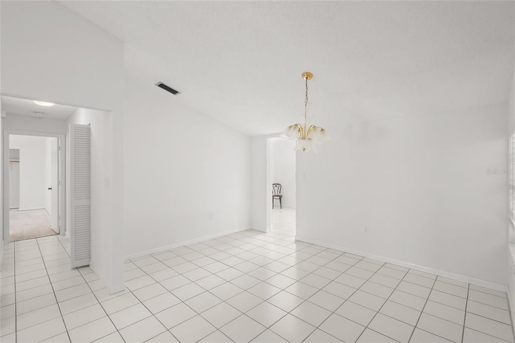 En Venta: $319,000 (3 camas, 2 baños, 2000 Pies cuadrados)