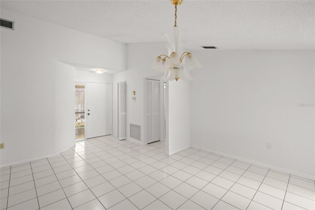 En Venta: $319,000 (3 camas, 2 baños, 2000 Pies cuadrados)