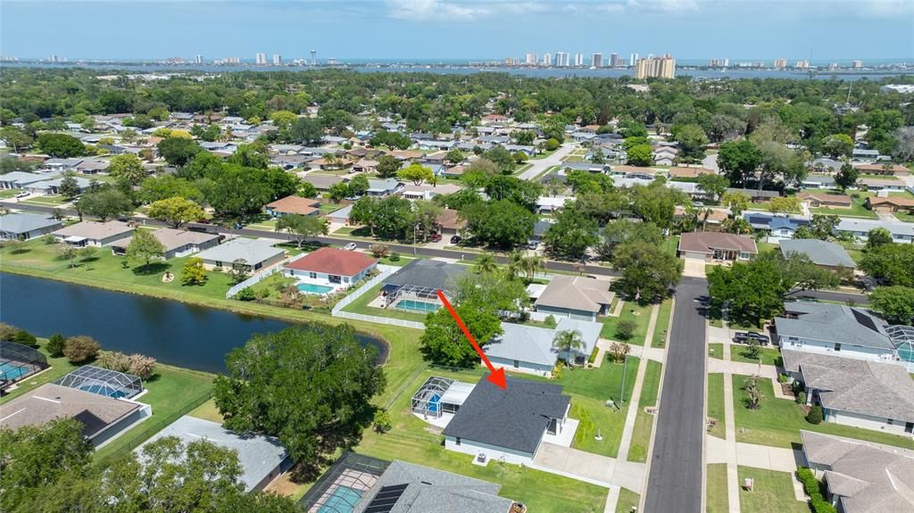 Active With Contract: $374,000 (3 beds, 2 baths, 1682 Square Feet)