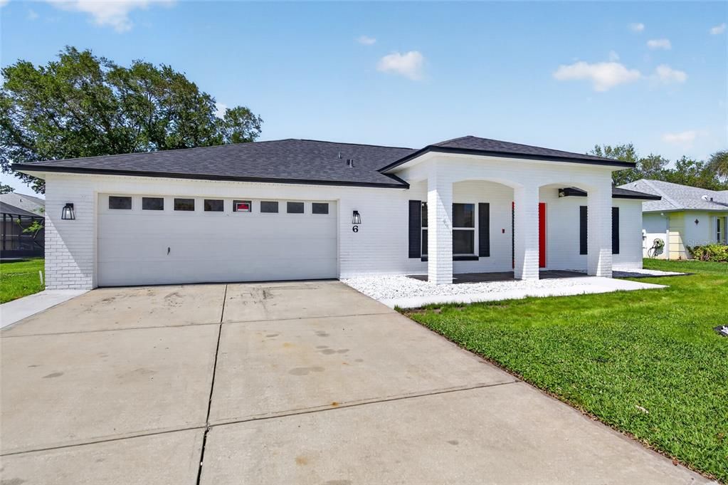 Active With Contract: $374,000 (3 beds, 2 baths, 1682 Square Feet)