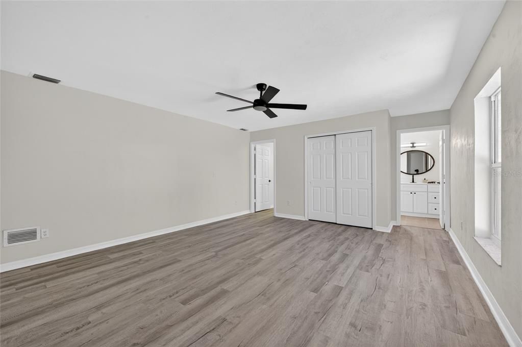 Active With Contract: $374,000 (3 beds, 2 baths, 1682 Square Feet)