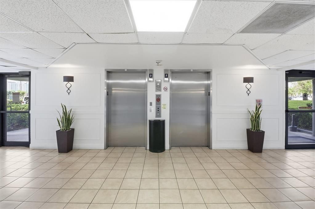 Active With Contract: $228,500 (2 beds, 2 baths, 583 Square Feet)