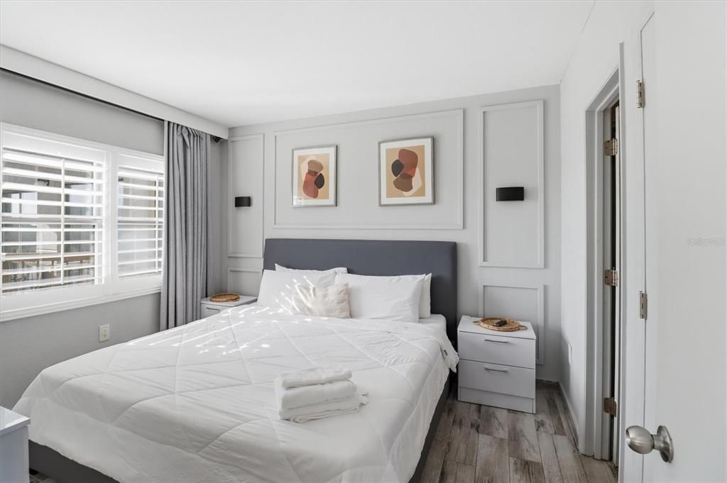 Active With Contract: $228,500 (2 beds, 2 baths, 583 Square Feet)
