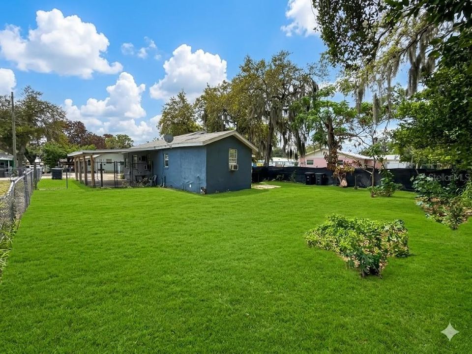 For Sale: $94,995 (2 beds, 1 baths, 900 Square Feet)