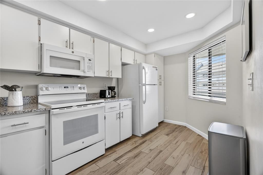 Activo con contrato: $187,500 (2 camas, 2 baños, 1065 Pies cuadrados)