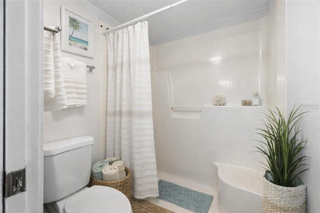 Activo con contrato: $187,500 (2 camas, 2 baños, 1065 Pies cuadrados)