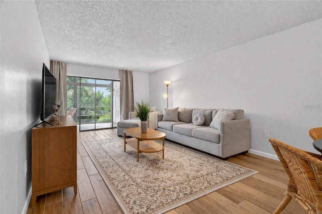 Activo con contrato: $187,500 (2 camas, 2 baños, 1065 Pies cuadrados)