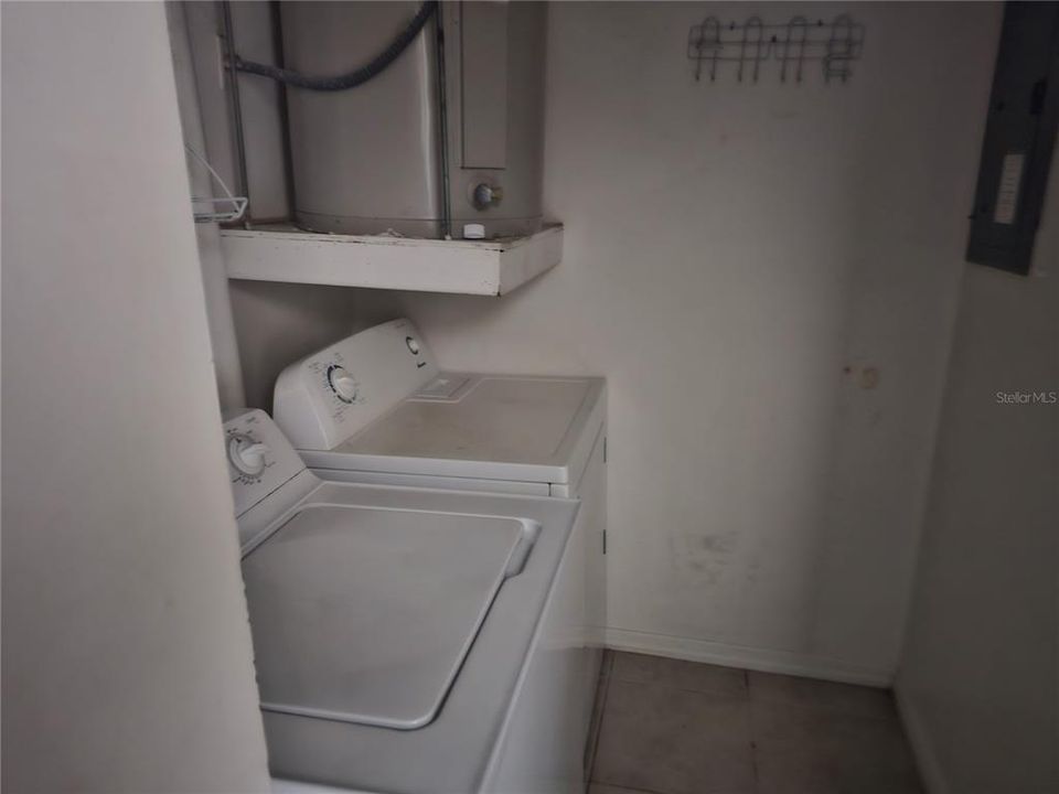 На продажу: $170,999 (2 спален, 2 ванн, 1038 Квадратных фут)