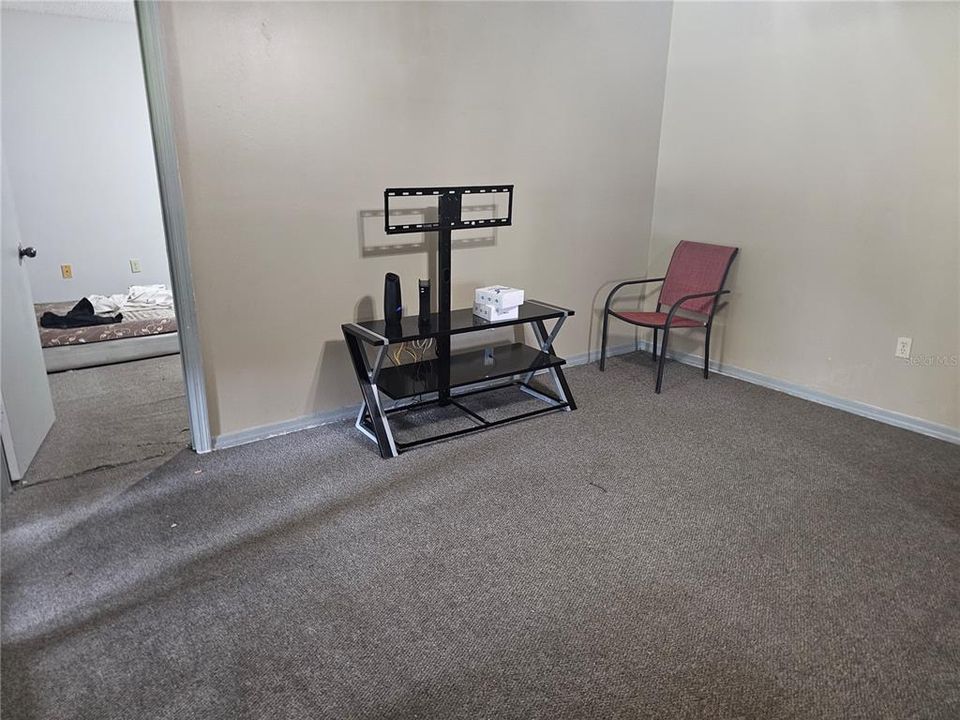 For Sale: $174,999 (2 beds, 2 baths, 1038 Square Feet)