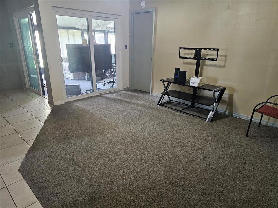 For Sale: $174,999 (2 beds, 2 baths, 1038 Square Feet)