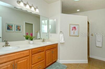 В аренду: $2,800 (2 спален, 2 ванн, 1703 Квадратных фут)