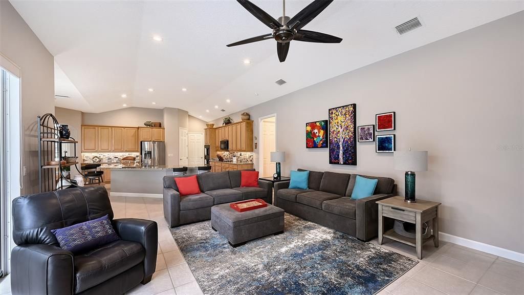 Active With Contract: $879,900 (3 beds, 2 baths, 2892 Square Feet)