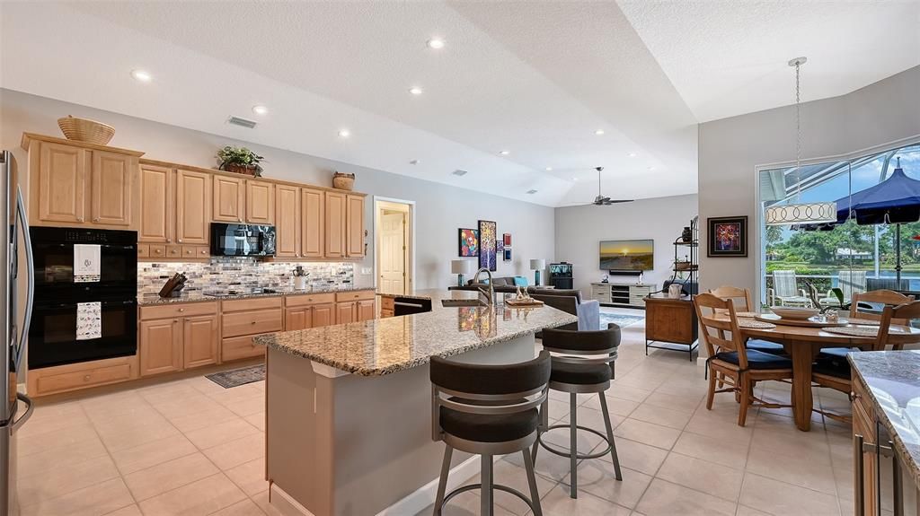 Active With Contract: $879,900 (3 beds, 2 baths, 2892 Square Feet)