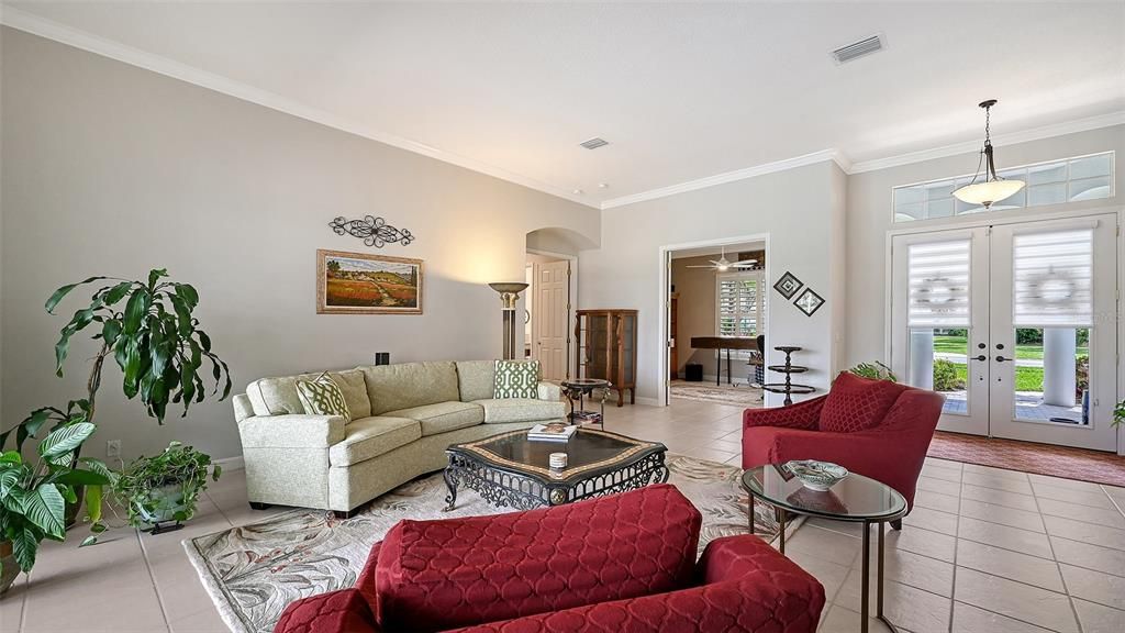 Active With Contract: $879,900 (3 beds, 2 baths, 2892 Square Feet)
