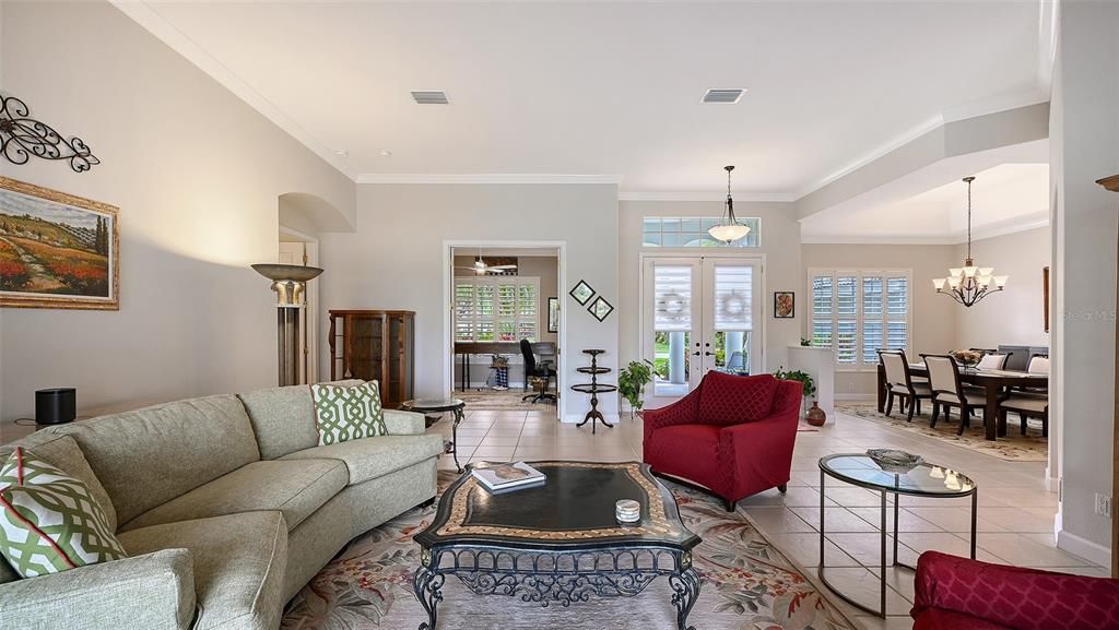 Active With Contract: $879,900 (3 beds, 2 baths, 2892 Square Feet)