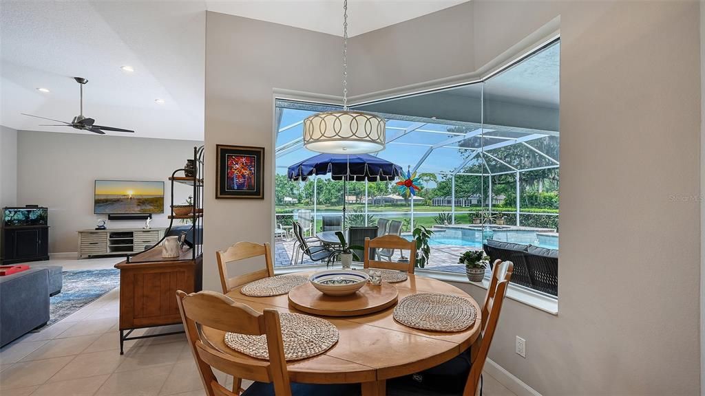 Active With Contract: $879,900 (3 beds, 2 baths, 2892 Square Feet)