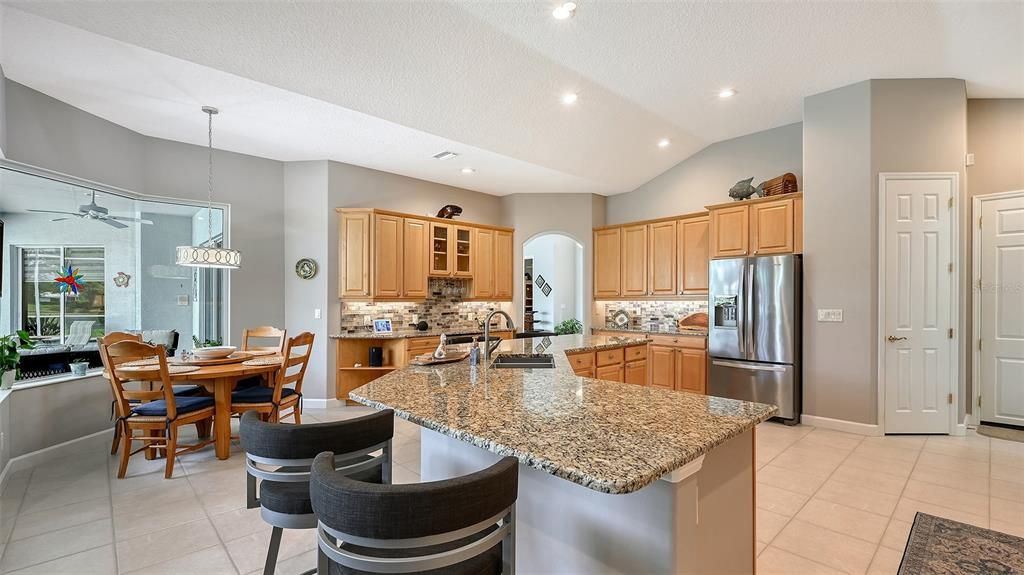 Active With Contract: $879,900 (3 beds, 2 baths, 2892 Square Feet)