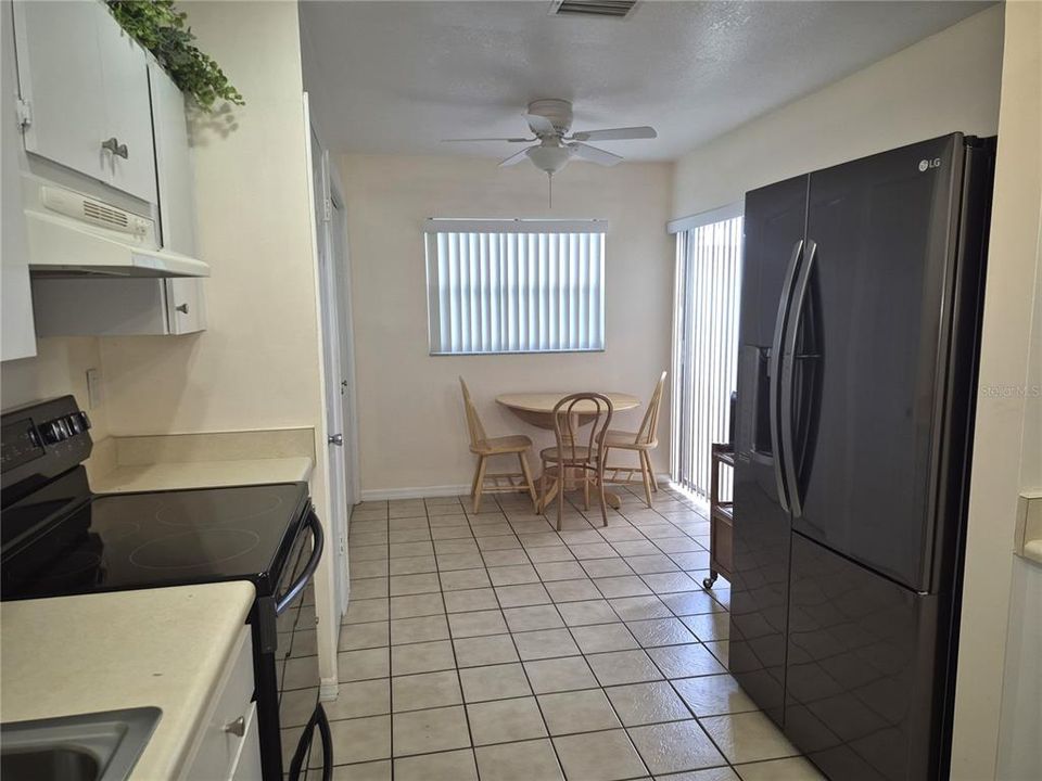 For Rent: $2,500 (3 beds, 2 baths, 1445 Square Feet)