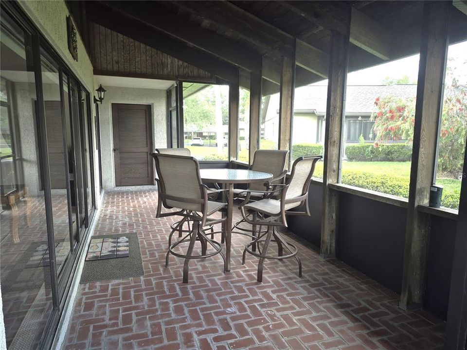 For Rent: $2,500 (3 beds, 2 baths, 1445 Square Feet)