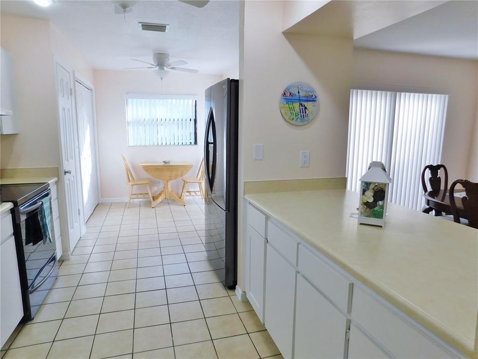 For Rent: $2,500 (3 beds, 2 baths, 1445 Square Feet)