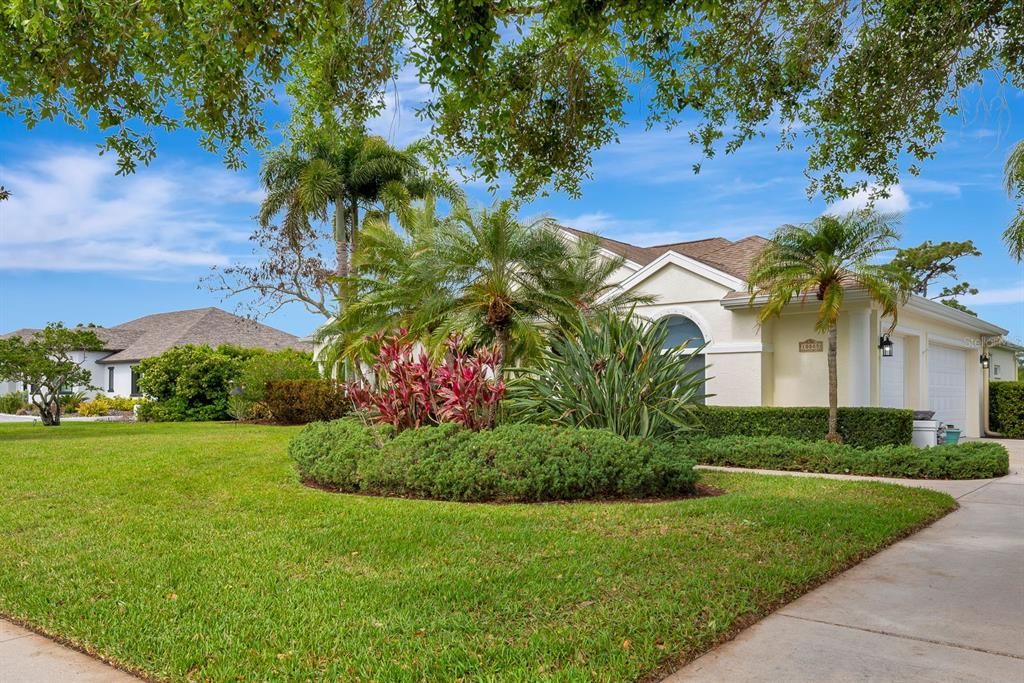 Activo con contrato: $960,000 (4 camas, 3 baños, 3294 Pies cuadrados)