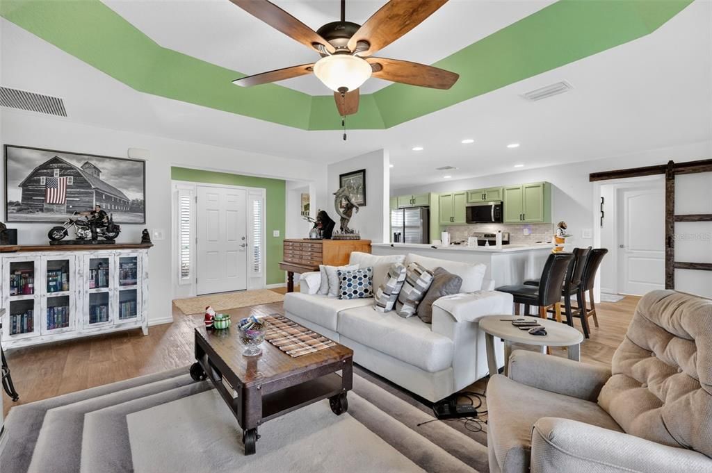 For Sale: $339,900 (3 beds, 2 baths, 1586 Square Feet)